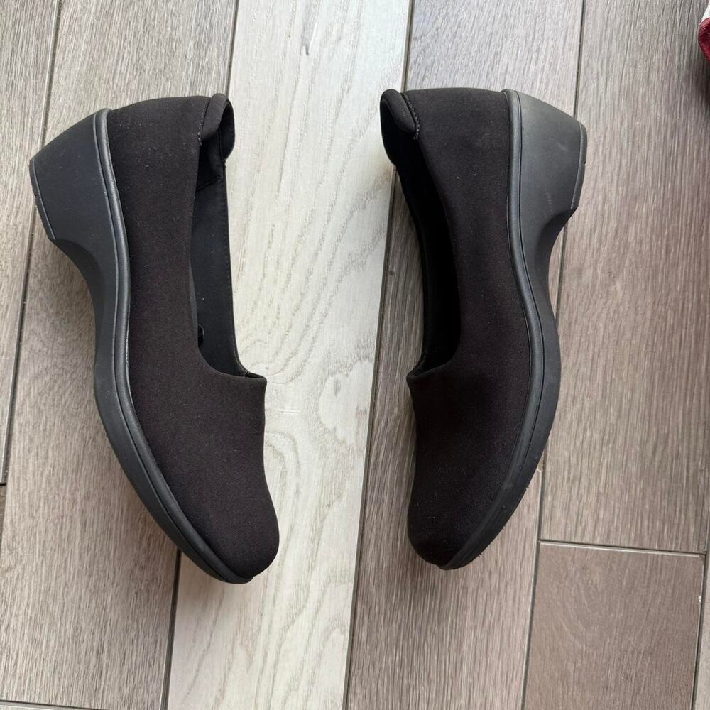 Black bass womens slip on